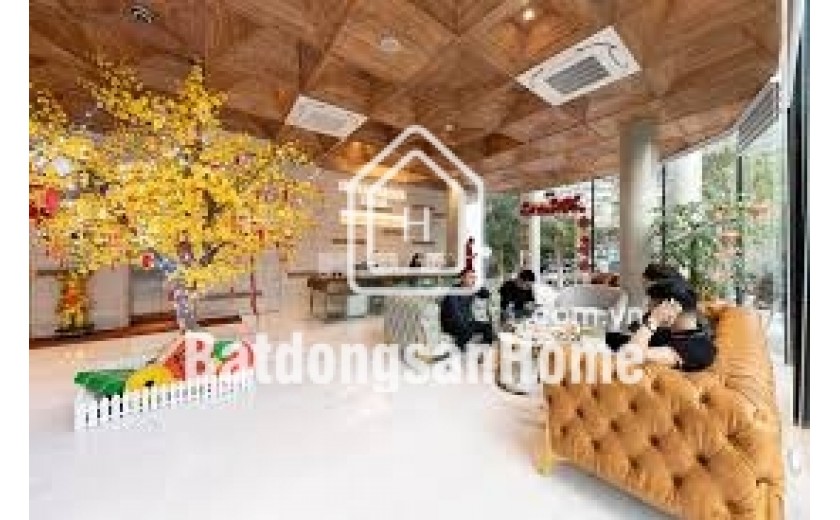 Bán nhà mặt phố Duy Tân, 165m2, 9 tầng 10m mặt tiền, giá 103tỷ mặt vườn hoa siêu VIP